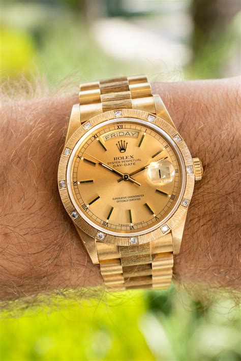 what does the gold weigh on rolex presedentail